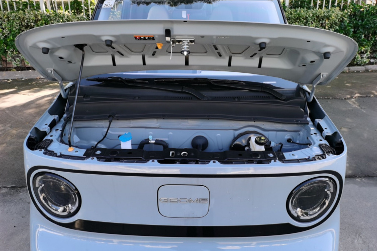 吉利银河 2024款 200km 熊猫卡丁机舱底盘24