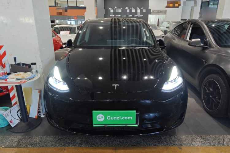特斯拉 Model Y 2022款 改款 后轮驱动版车身外观2