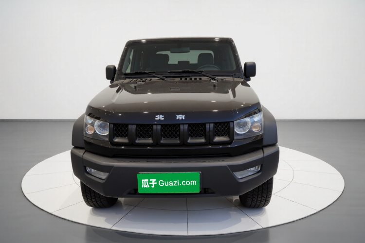 北京越野 北京BJ40 2016款 40L 2.3T 自动四驱尊享版车身外观2