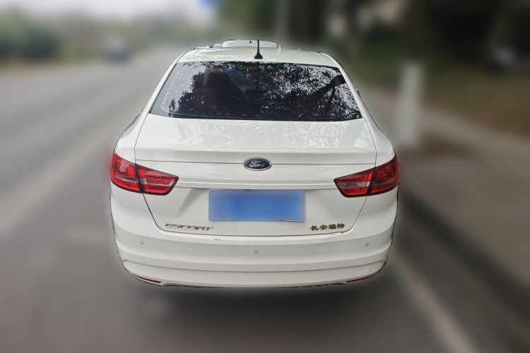 福特 福睿斯 2017款 改款 1.5L 自动舒适型车身外观6