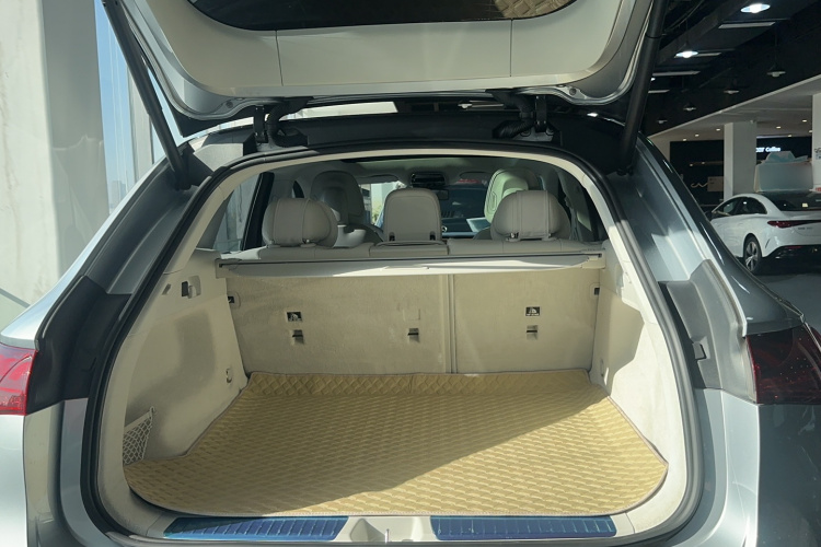 奔驰EQE SUV 2023款 350 4MATIC 先锋版局部细节23