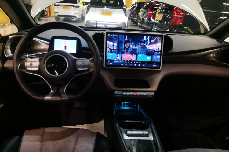 比亚迪 海豚 2024款 荣耀版 420km 时尚版中控内饰12