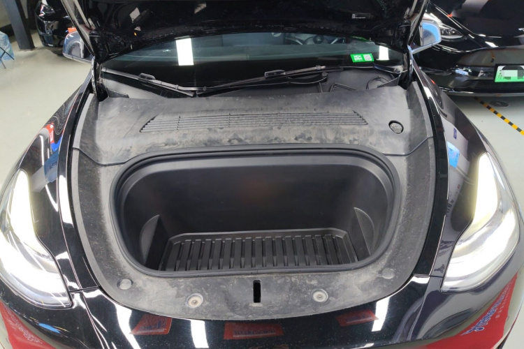 特斯拉 Model Y 2021款 标准续航后驱版局部细节24