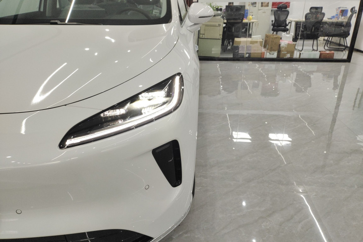 鸿蒙智行 尚界H5 2025款 增程 Pro局部细节36