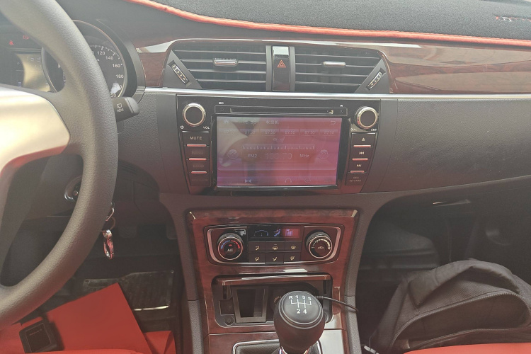 众泰T600 2016款 1.5T 手动精英型中控内饰7003