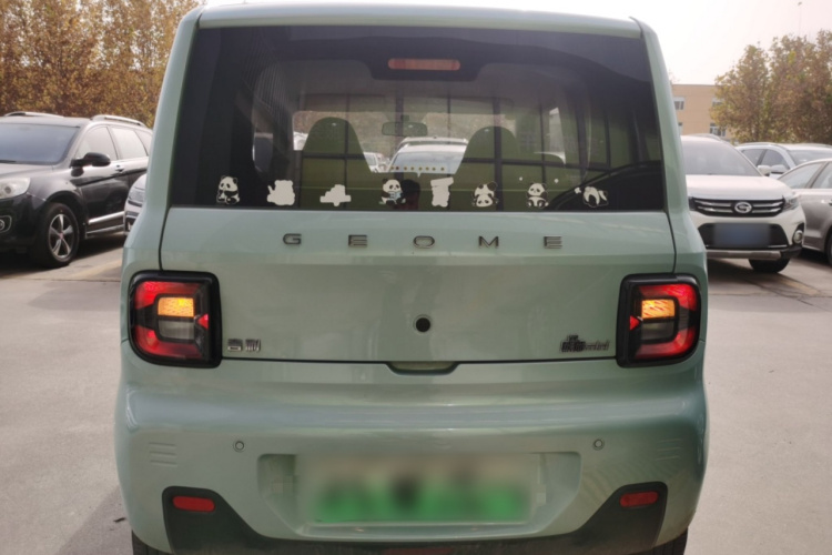 吉利银河 2024款 熊猫mini 200km 耐力熊车身外观6