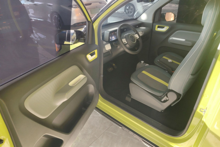 五菱汽车 宏光MINIEV 2022款 GAMEBOY 200km 玩咖款 磷酸铁锂中控内饰20