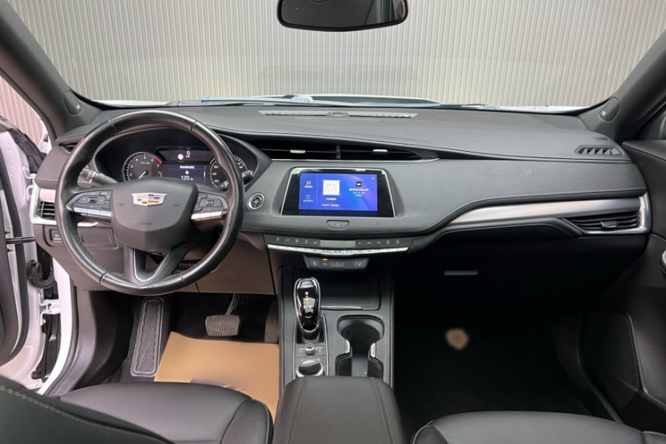 凯迪拉克XT4 2020款 改款 28T 两驱领先型中控内饰7001