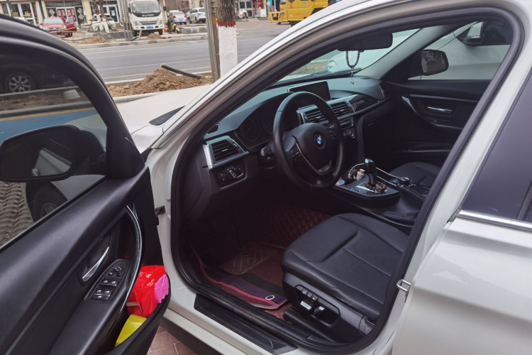 宝马3系 2017款 320Li 时尚型中控内饰7001