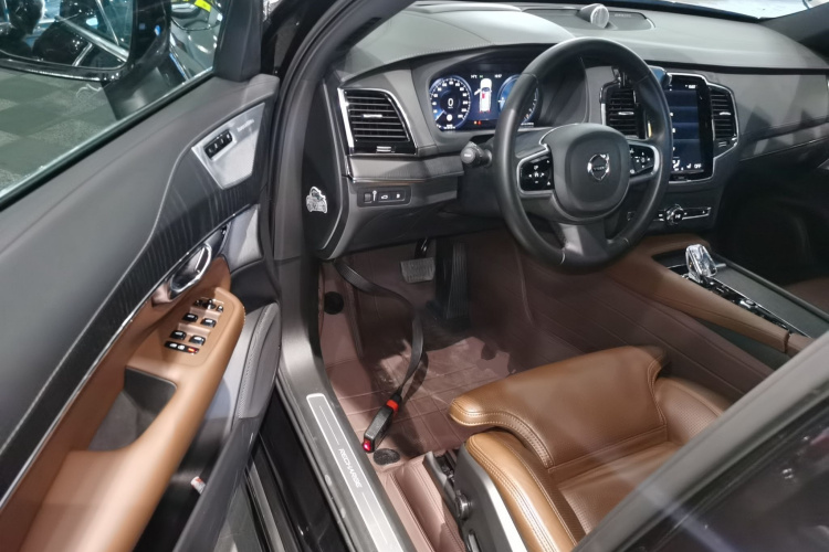 沃尔沃XC90新能源 2021款 E驱混动 T8 智尊豪华版 7座中控内饰20