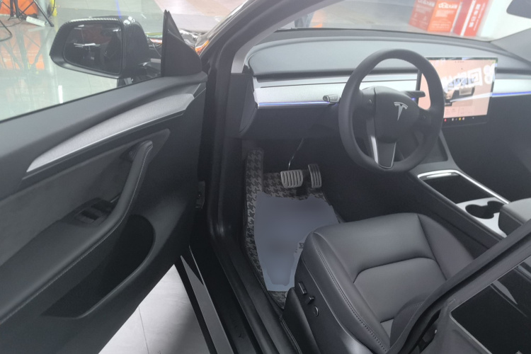 特斯拉 Model Y 2023款 高性能全轮驱动版中控内饰20