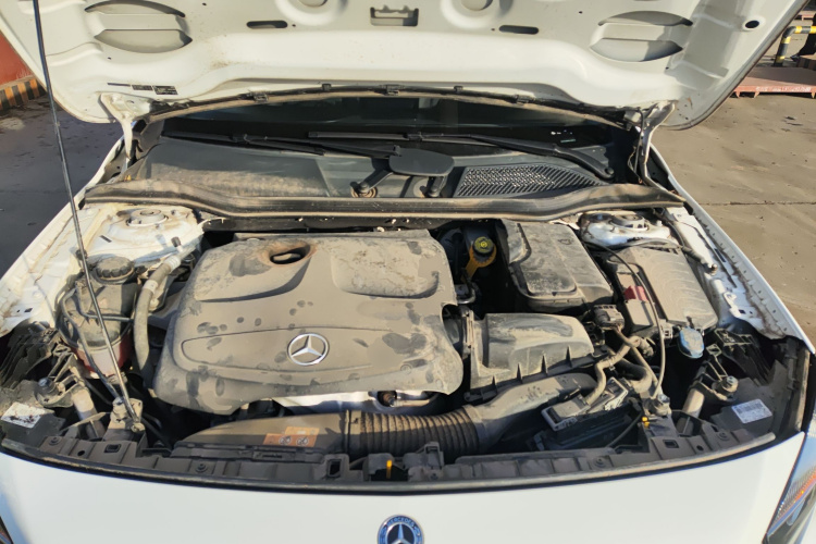 奔驰GLA 2019款 GLA 200 动感型机舱底盘24