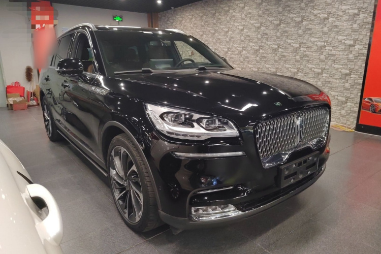 林肯 飞行家 2021款 3.0T V6 四驱行政版车身外观3