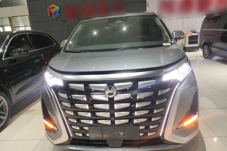 腾势D9 2022款 DM-i 970 四驱旗舰型车身外观2