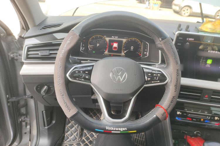 大众 途观L 2022款 330TSI 自动两驱智享版中控内饰13