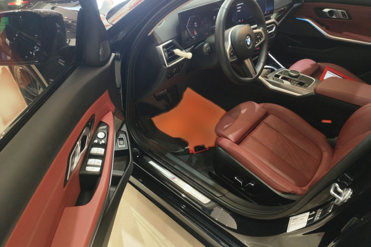 宝马3系 2024款 325Li M运动曜夜套装中控内饰7003