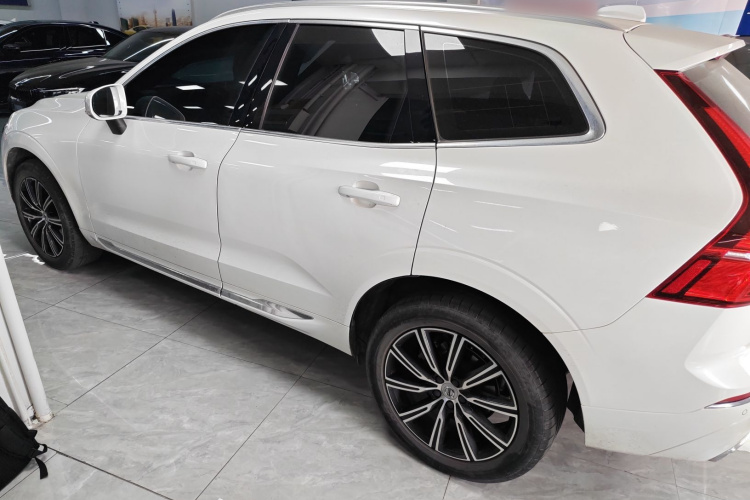 沃尔沃XC60 2021款 T5 四驱智远豪华版车身外观4