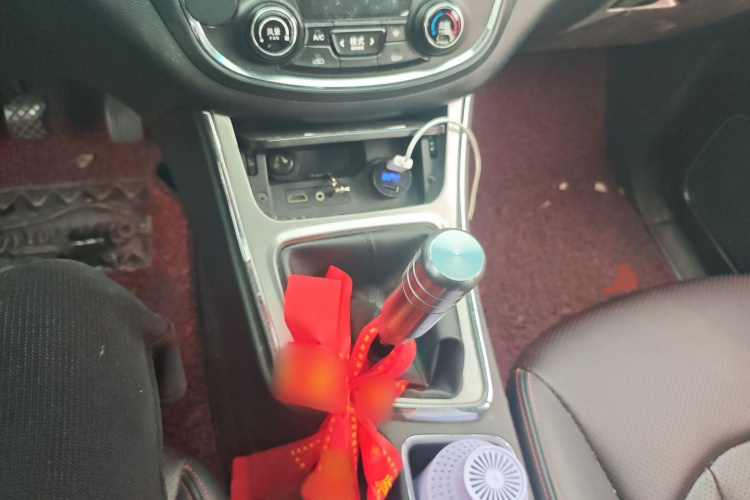 宝骏560 2015款 1.8L 手动豪华型局部细节18