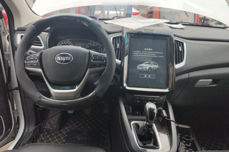 SWM斯威汽车 SWM斯威X7 2016款 1.5T 手动豪华型 7座中控内饰12