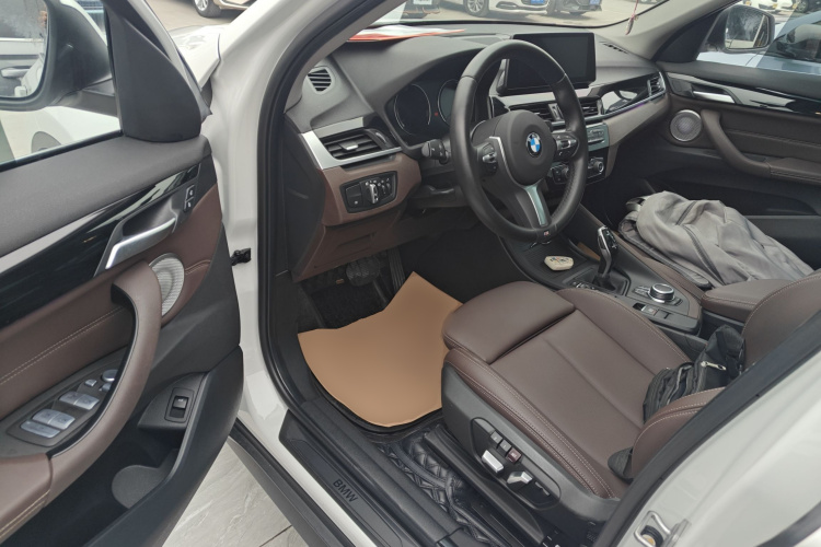 宝马X1 2022款 sDrive25Li 领先型中控内饰20