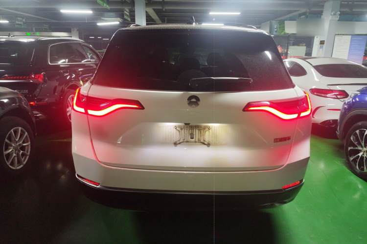 蔚来ES8 2020款 415KM 七座版车身外观6