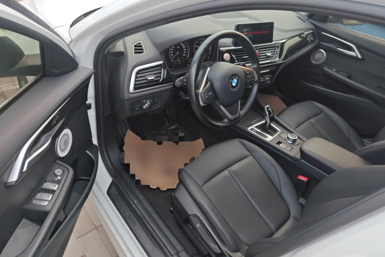 宝马1系 2021款 120i M运动版中控内饰20