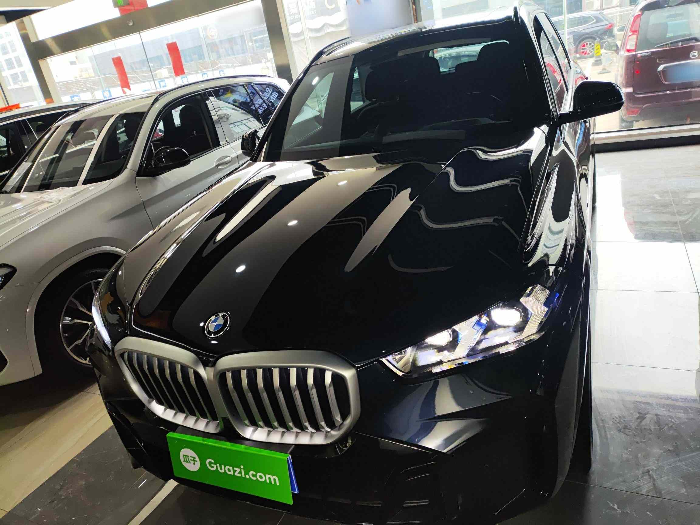 宝马X5 2023款 xDrive 40Li M运动曜夜套装(1)