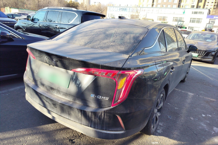 红旗E-QM5 2023款 改款 基础出行版车身外观6005