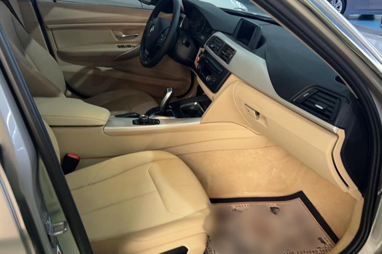 宝马3系 2014款 320Li 时尚型中控内饰7003