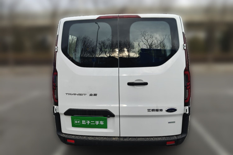 福特 全顺 2023款 2.0T汽油自动多功能商用车短轴低顶5/6座车身外观6