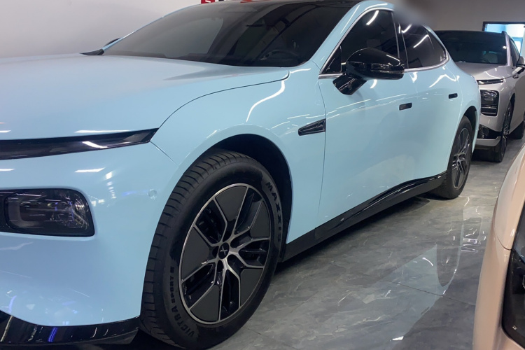 小鹏P7 2023款 P7i 702 Pro车身外观6005