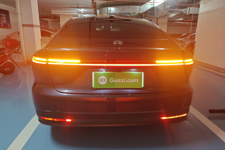 蔚来ET7 2024款 75kWh 行政版车身外观6