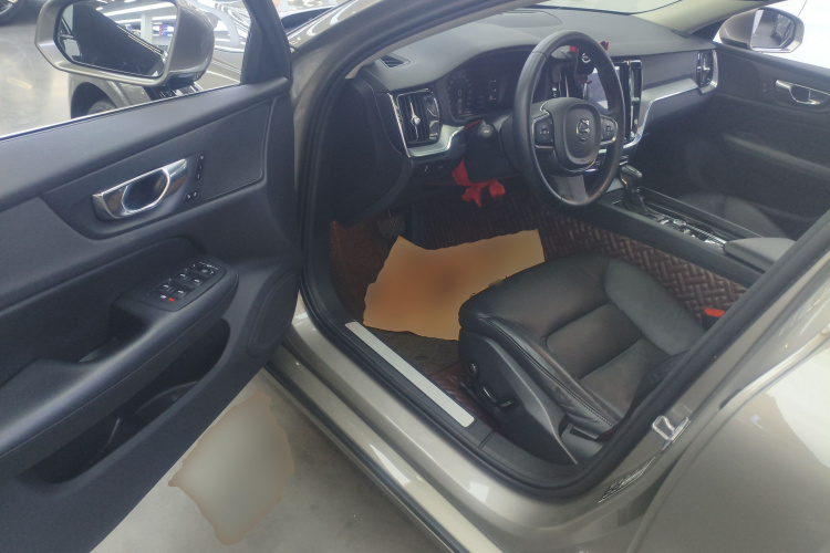 沃尔沃S60 2020款 T4 智逸豪华版中控内饰20