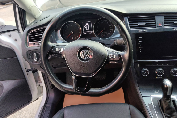 大众 高尔夫 2020款 200TSI DSG舒适进取版局部细节13