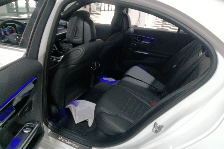 奔驰C级 2023款 改款二 C 260 L 运动版中控内饰21