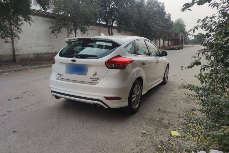 福特 福克斯 2017款 两厢 EcoBoost 180 自动精英型车身外观6006