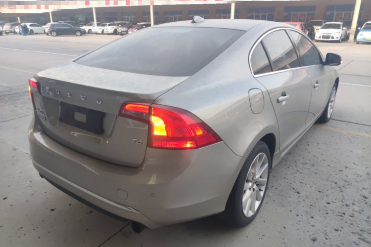 沃尔沃S60 2016款 S60L T4 智远版车身外观6005