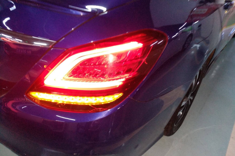 奔驰C级 2019款 C 260 运动版车身外观9