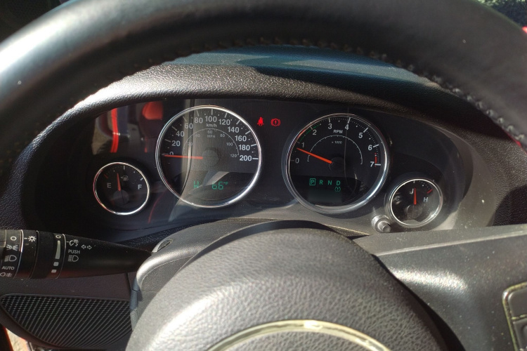 Jeep 牧马人 2012款 3.6L Sahara 两门版局部细节14