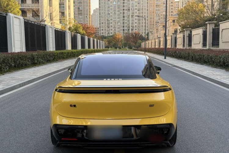 极氪007 2024款 四驱性能版 100kWh车身外观6004