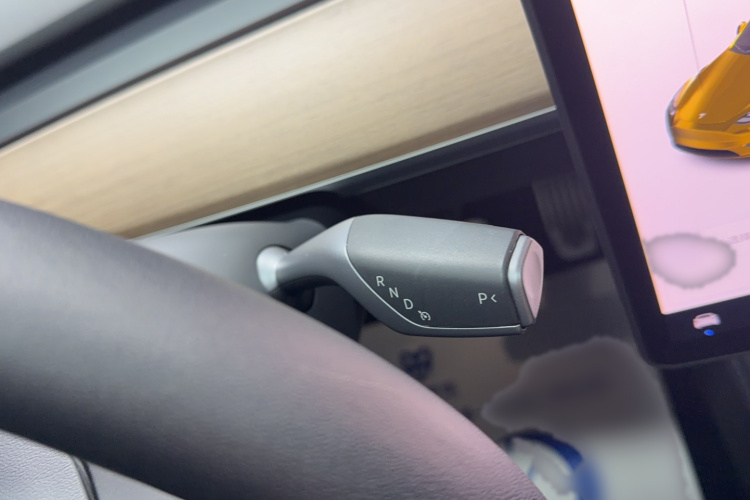 特斯拉 Model Y 2021款 标准续航后驱版局部细节18