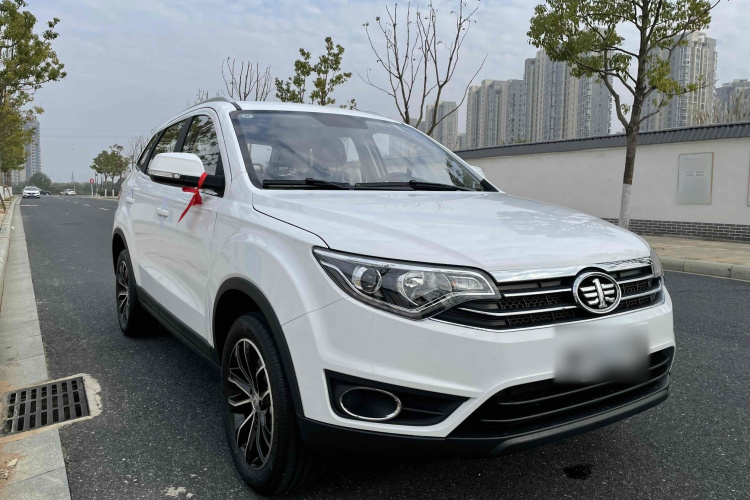 一汽 森雅R7 2024款 1.5L 自动舒适型车身外观6002