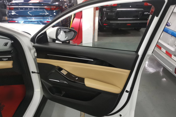 吉利银河 银河L6 2023款 60km PLUS中控内饰7005