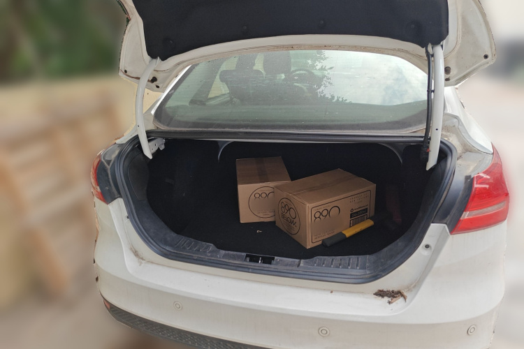 福特 福克斯 2017款 三厢 1.6L 手动风尚型智行版局部细节23