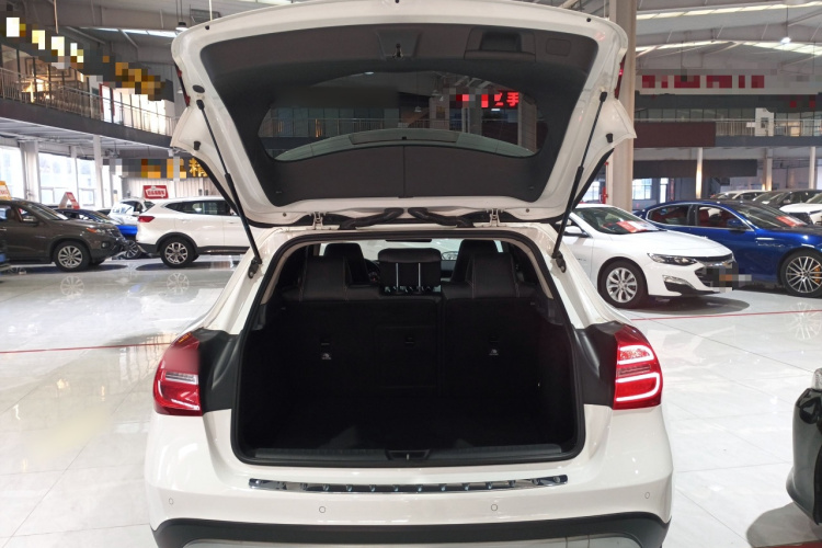 奔驰GLA 2015款 GLA 200 时尚型机舱底盘23