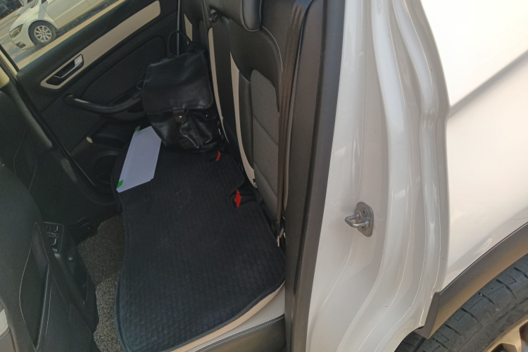 观致5 2018款 改款 1.6T 自动尊贵型中控内饰21