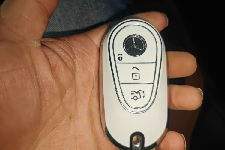 奔驰C级 2022款 改款 C 200 L 运动版中控内饰7001