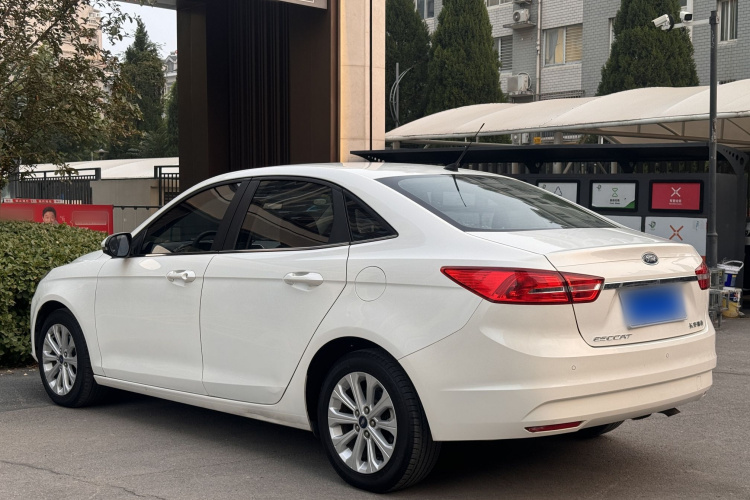 福特 福睿斯 2015款 1.5L 自动时尚型车身外观6005