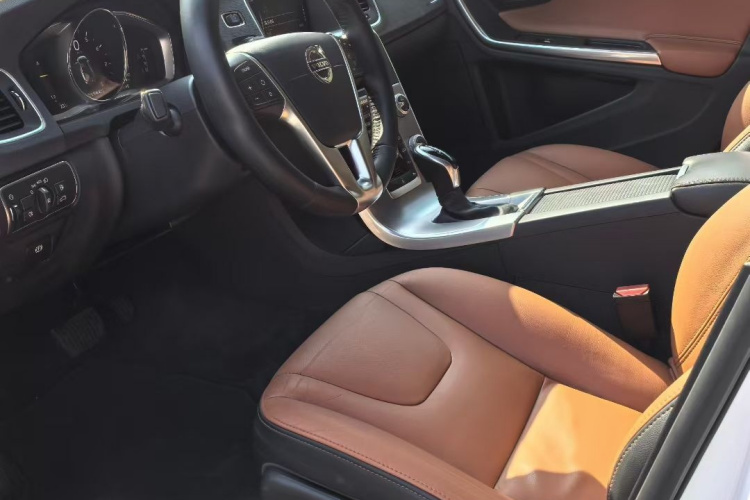 沃尔沃S60 2017款 S60L T4 智远版中控内饰7003