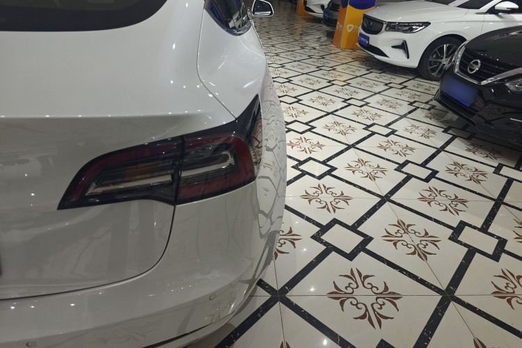 特斯拉 Model 3 2020款 改款 标准续航后驱升级版车身外观9
